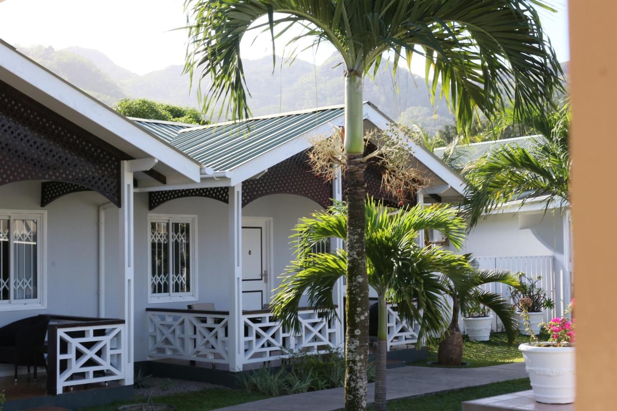 Hotel La Roussette Anse aux Pins Exterior photo